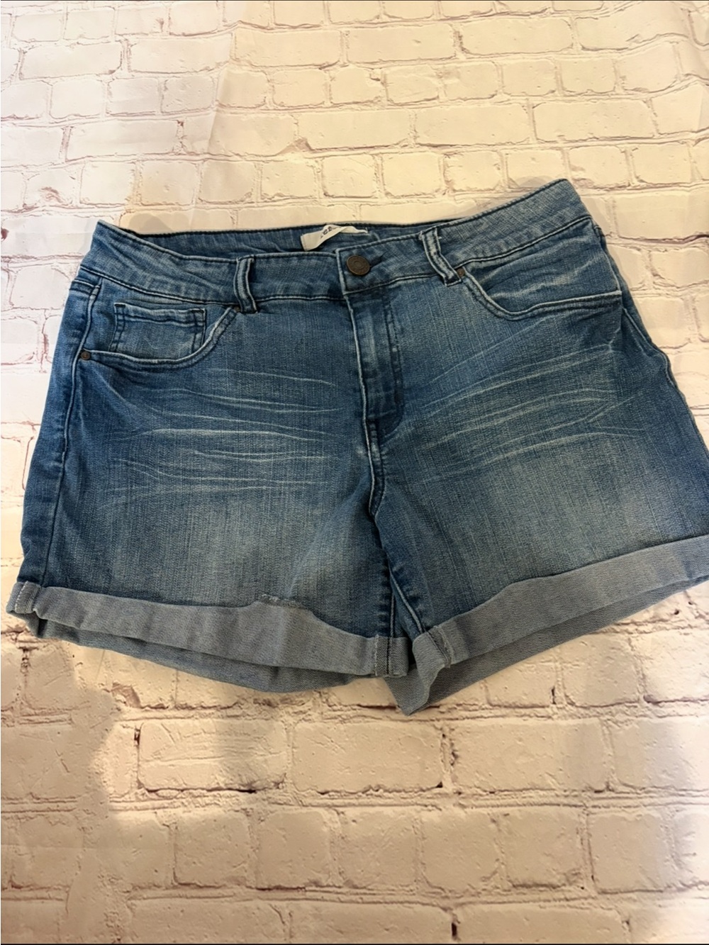 refuge Rolled-Hem Jean Shorts - Light Blue Wash